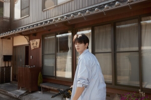 기사로 이동 - 차은우, 아트북 그 이상의 경험…한정판 화보집 ‘ME : UNBOXED’ 공개