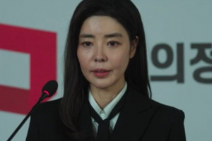 기사로 이동 - 국내 최초 오컬트 정치물 ‘신명’, 28일 개봉…김규리 신들린 열연에 기대감↑