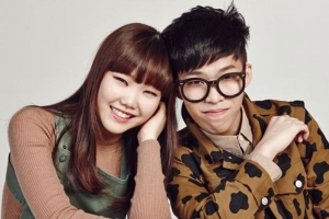 기사로 이동 - AKMU 이수현, 오빠 이찬혁과 다시 동거 시작한 이유는? “함께 살아” 근황 공개