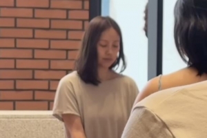 기사로 이동 - 이효리, 요가 강사로 컴백…“내일 수업에서 만나요”