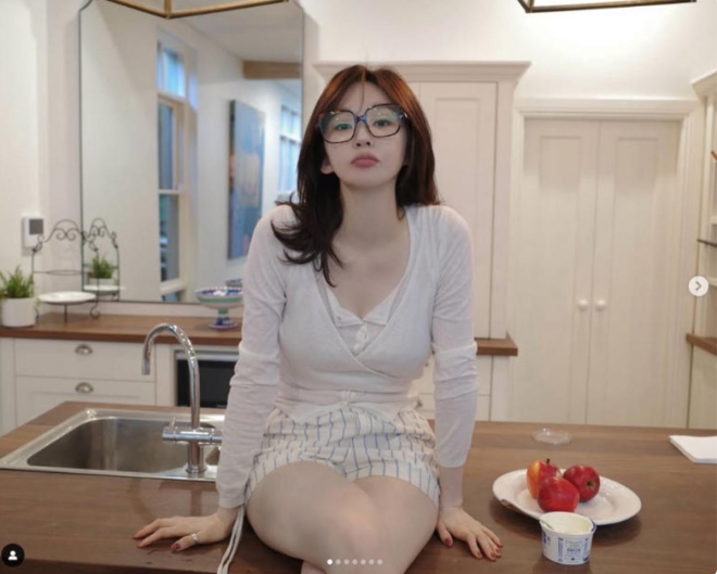 thumbnail - ‘65억 건물주’ 강민경, 월이자 1600만원 이지만...“너도 나도 행복했으면”