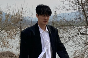 기사로 이동 - 소지섭, ‘광장’ 팀 전원에 금 한돈 선물…“힘들 때 팔아써라”