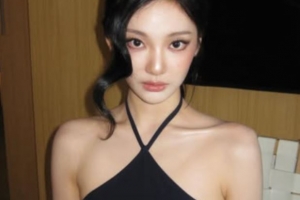 기사로 이동 - 에스파 닝닝, 진짜 인어공주를 연상케 하는 ‘매혹적인 자태’