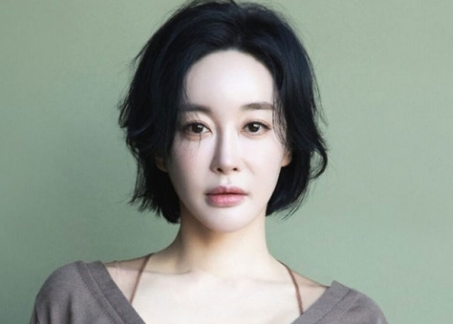 thumbnail - “유시민 저격 1주일만” 김혜은, 12일 공식석상서 “송구하다” 90도 사과