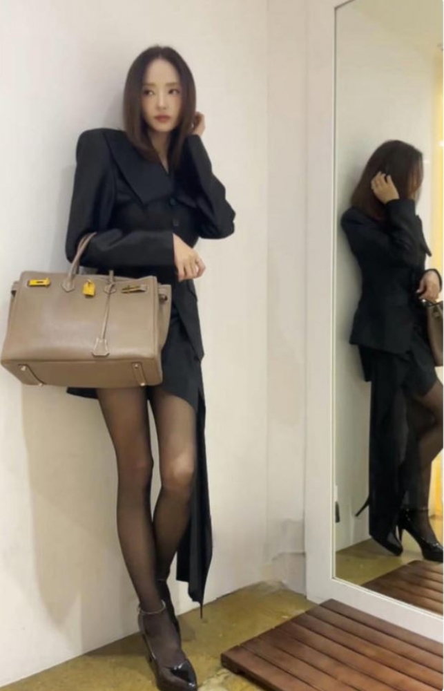 thumbnail - 한채영, 여전한 비현실적 몸매...“도대체 몇등신이야?”