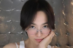 기사로 이동 - 송혜교, 흰 나시 하나 걸쳤을 뿐 인데...“핫걸”