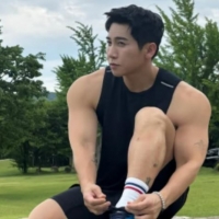 thumbnail - 유세윤, 마블 캐릭터급 어깨와 허벅지...“합성 아닌가”