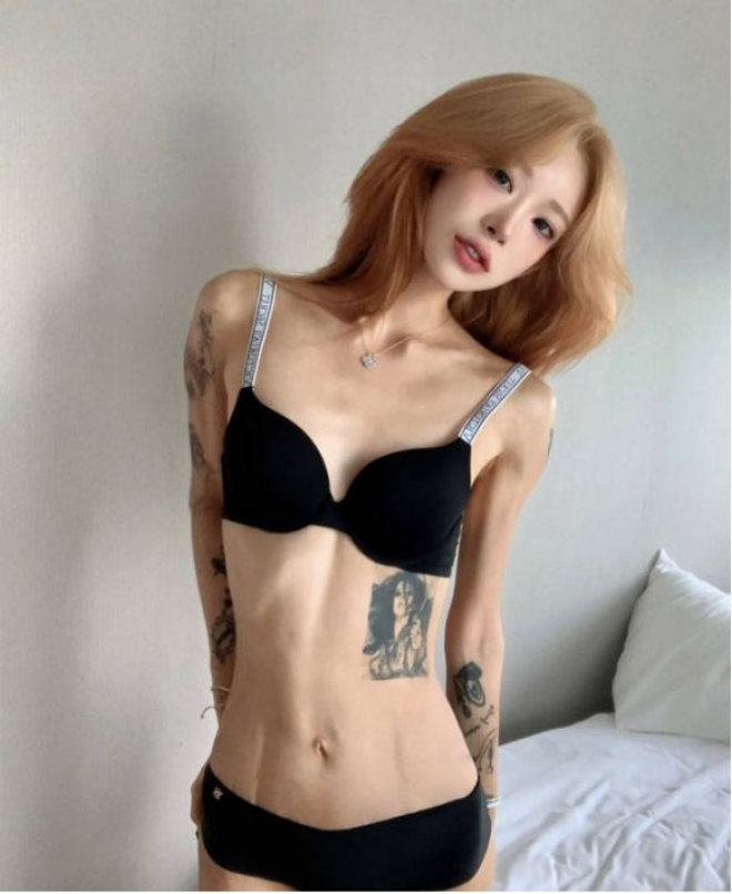 thumbnail - 말라도 너무 마른 최준희 몸매...갈비뼈가 그대로 드러나 건강 우려 잇따라