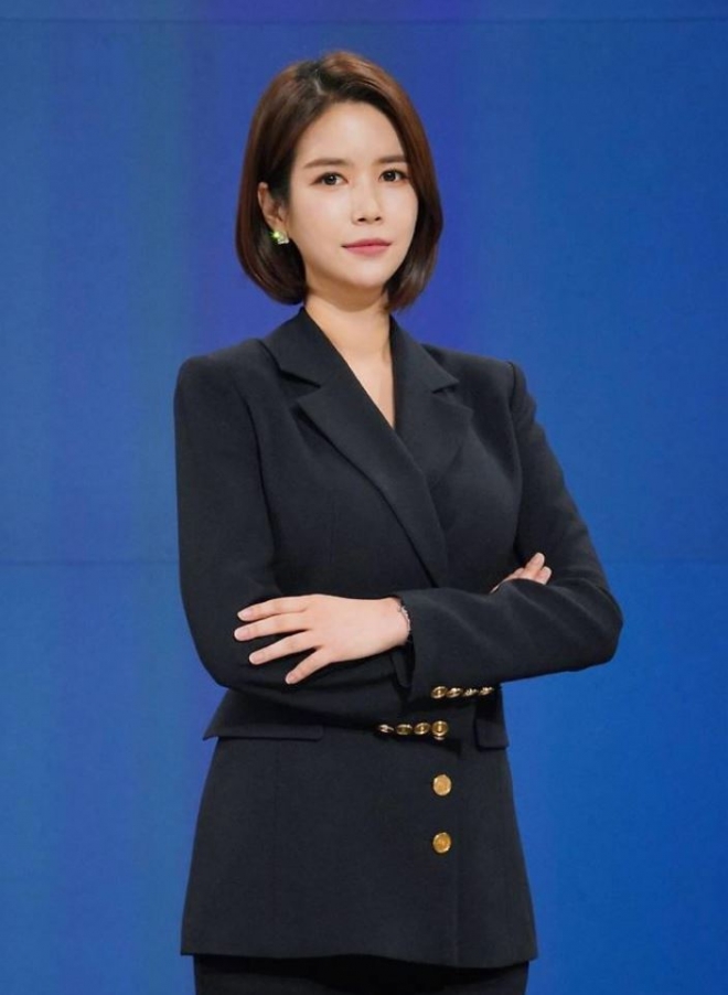 thumbnail - JTBC 한민용 앵커, 임신 소식 알려…“밝히기 쑥스러웠지만 이제 존재감이 확실해져”