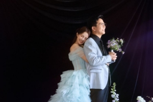기사로 이동 - 김준호♥김지민, 공개 열애 3년 만에 결혼...사회 이상민+축가 거미