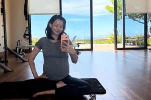 기사로 이동 - 이하늬, 만삭 근황 공개…“충분해, 만족해, 감사해, 행복해”
