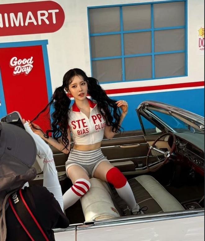 thumbnail - 스테이씨 시은, 여름 감성 가득 담은 상큼한 비주얼…발랄함+청량미로 시선 집중 “I WAN