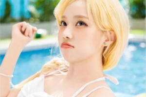 기사로 이동 - 에스파 윈터, 폭염도 잊게 하는 상큼하고 청량미 넘치는 미모...더워? 나랑 놀자!