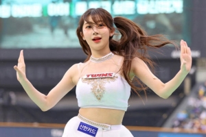 기사로 이동 - 이주은, 대만 활동부터 열애설까지…화제의 중심