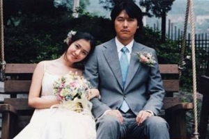 기사로 이동 - 정우성, ♥회계사 여친과 혼인 신고…‘혼외자 출산’ 문가비 SNS 악플 쏟아져