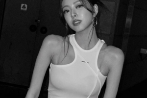 기사로 이동 - 유나, 선명하게 드러난 완벽한 몸매...“이 분위기 유나만 낼 수 있어”