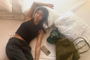 기사로 이동 - 하지원, 침대 위 민소매로 뽐낸 우아한 미모...“누나의 매력은 언제까지나”