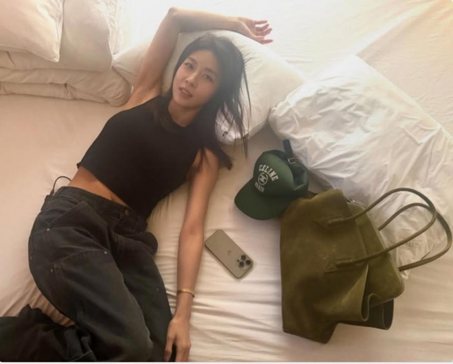 thumbnail - 하지원, 침대 위 민소매로 뽐낸 우아한 미모...“누나의 매력은 언제까지나”