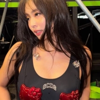 thumbnail - “앞머리 하나 바꿨을 뿐인데…” 제니, 31회차 월드투어 중 밀라노 뒤흔든 ‘젠득이’ 미모