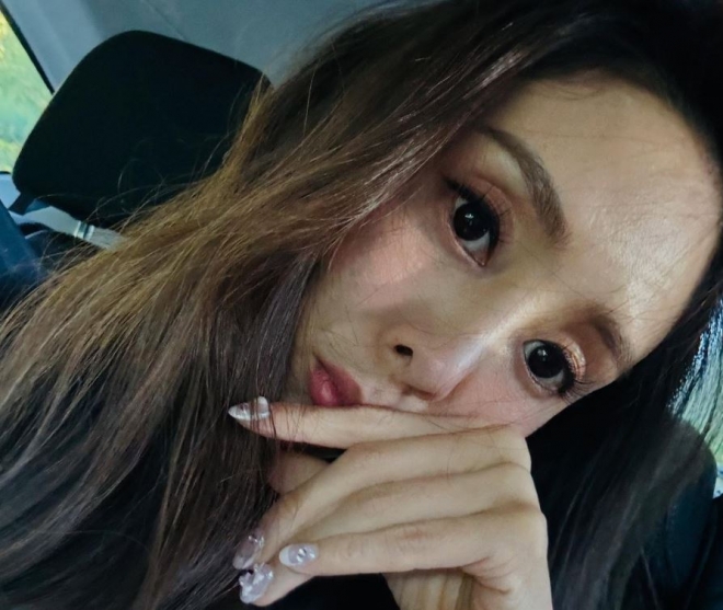 thumbnail - 가수 지나, 성매매 논란 장문의 심경 고백, “살아남기 위해 사라졌지만...”