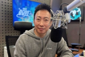 기사로 이동 - “박명수 차 박고 5명이 내려 고함”…분노의 라디오 폭로