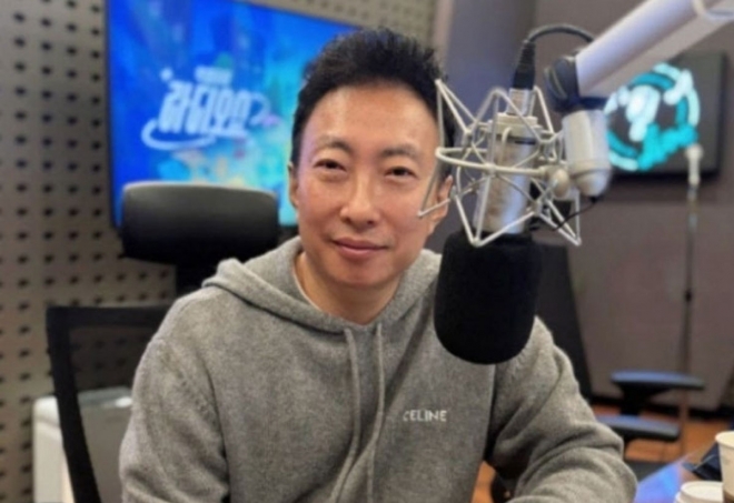 thumbnail - “박명수 차 박고 5명이 내려 고함”…분노의 라디오 폭로