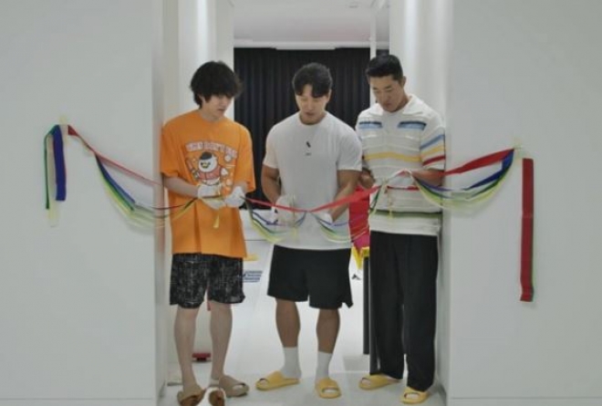 thumbnail - 김종국 극비 결혼 비하인드 첫 공개…“하객은 각각 50명, 축가는 직접 불렀다”