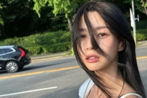 기사로 이동 - 권나라, 청순한 얼굴에 글래머 몸매까지...“미모 1티어 맞네”