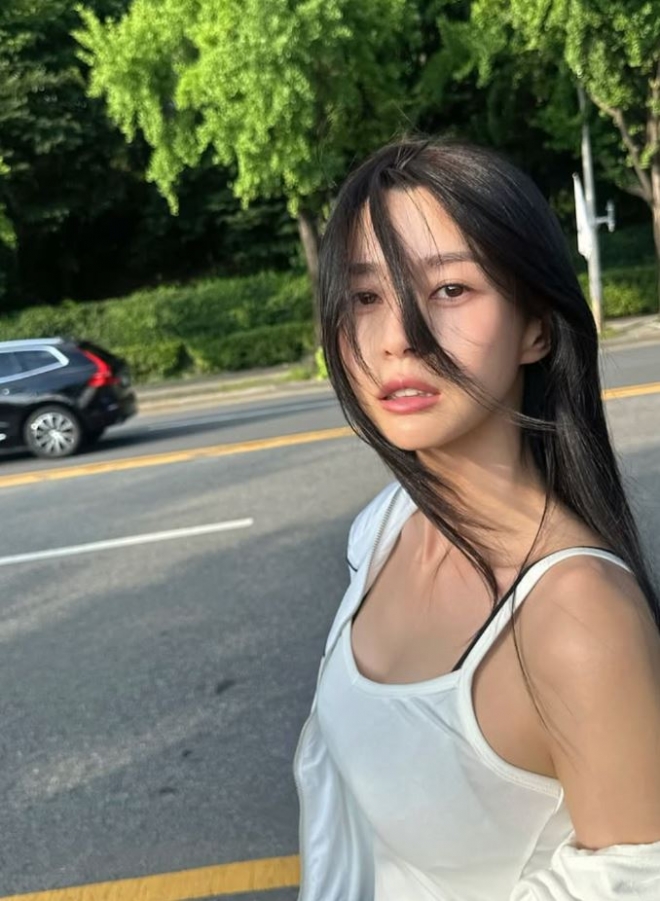 thumbnail - 권나라, 청순한 얼굴에 글래머 몸매까지...“미모 1티어 맞네”