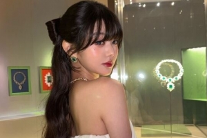 기사로 이동 - 장원영, 고혹적인 오프 숄더 드레스 입고 여신으로 변신...아름다운 몸매와 청순한 얼굴 드러내