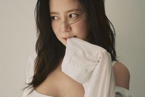 기사로 이동 - 송지효, 몽환적 눈빛...“꾸밈없이도 우아하다”