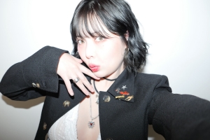 기사로 이동 - 살 부쩍 오른 현아…♥용준형과 결혼 1년 만에 또 ‘임신설’