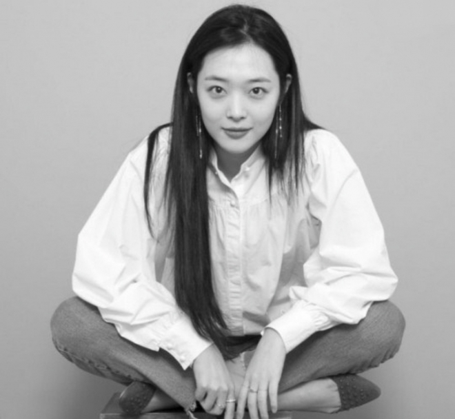 thumbnail - 故 설리 6주기, 여전한 그리움 속 친오빠는 ‘정치 게시물’ SNS 논란