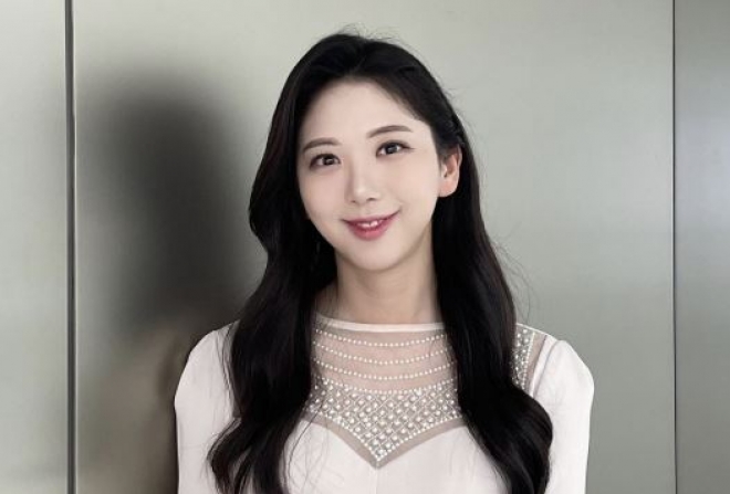 thumbnail - MBC 사장, 故 오요안나 사망 관련 공식 사과...유족 합의 후 눈물 “딸의 죽음은 구조
