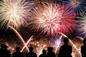 기사로 이동 - “아직 끝나지 않았다”… 10~11월, 1000대 드론까지 뜬다는 역대급 불꽃축제들 3