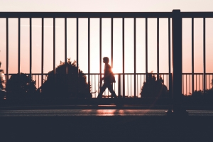 기사로 이동 - ‘걷기’로 허리라인을 바꿀 수 있다...걷는 것만으로 복부 지방을 줄이는 방법