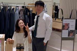 기사로 이동 - 임창정 ‘특급 외조’ 35세 서하얀 백화점 팝업 3일 만에 ‘대박’ 송가인 출동