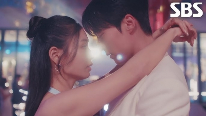 thumbnail - 안은진 “♥장기용과 대본에 없는 키스신 요구”…이서진도 놀란 솔직 고백 thumbnail - 안은진 “♥장기용과 대본에 없는 키스신 요구”…이서진도 놀란 솔직 고백