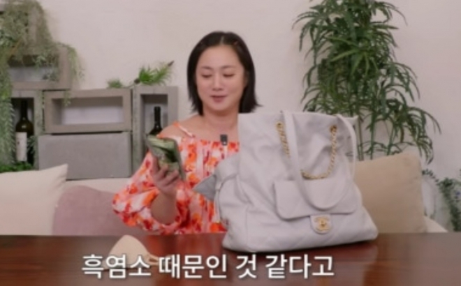 thumbnail - 박나래 “손 떨면서 샤넬백 구매”…마흔의 우울감 고백 thumbnail - 박나래 “손 떨면서 샤넬백 구매”…마흔의 우울감 고백