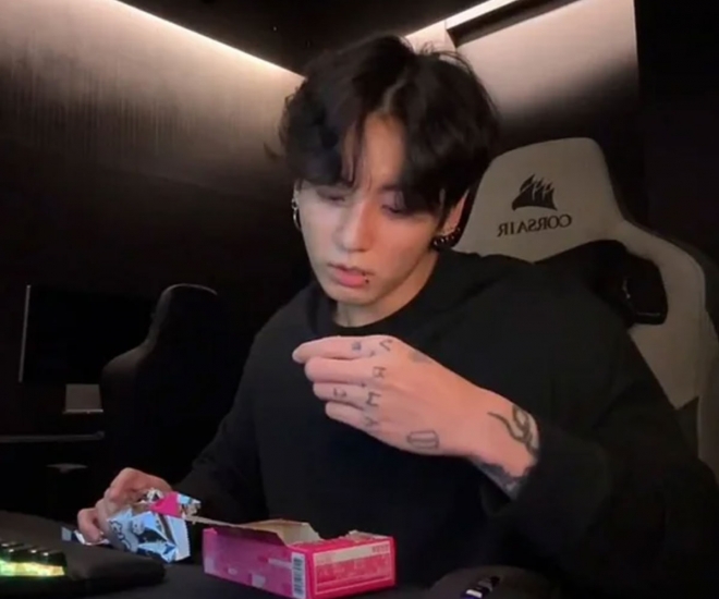 thumbnail - 정국 1080만 라방 중 ‘칸쵸깡’ 도전! “오늘도 내 이름은 없었다” thumbnail - 정국 1080만 라방 중 ‘칸쵸깡’ 도전! “오늘도 내 이름은 없었다”