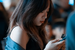 기사로 이동 - “요즘 오빠가 왜 그러지?”...심리 치료사가 말하는 ‘바람’의 15가지 전조