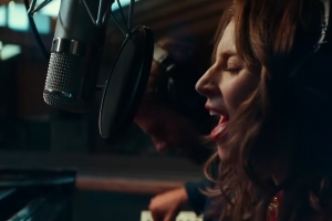 기사로 이동 - “밑바닥에서 톱스타로”… 넷플릭스, ‘스타 탄생’과 ‘성공의 민낯’을 그린 영화들