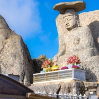 thumbnail - “딱 한 가지 소원은 무조건”… 수능 앞두고 부모들 줄 선다는 ‘이 사찰’