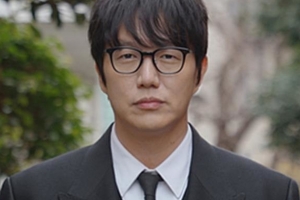 기사로 이동 - 성시경, 믿었던 매니저의 ‘수억 원대 횡령’ 의혹…내부 폭로 파장