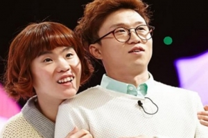 기사로 이동 - 故 박지선 떠난 지 5년…박성광 “넌 그대로네” 추모 글에 팬들 울컥