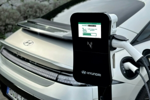 기사로 이동 - “고속도로 탈 때마다 한숨”… 혜택 확 줄어든 전기차 ‘이것’