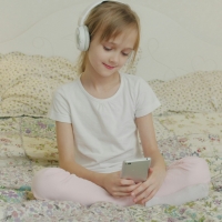 thumbnail - “우리 어릴 때 참 좋았는데”...밀레니얼이 누렸던 ‘황금기’, ‘알파세대’의 새로운 성장