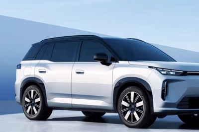 thumbnail - 경이로운 1,240km 주행, 2,400만 원대 SUV의 습격