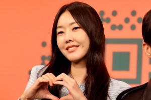 기사로 이동 - 한혜진, 89만 유튜브 채널 해킹 “새벽 코인 방송, 피해자 없길“