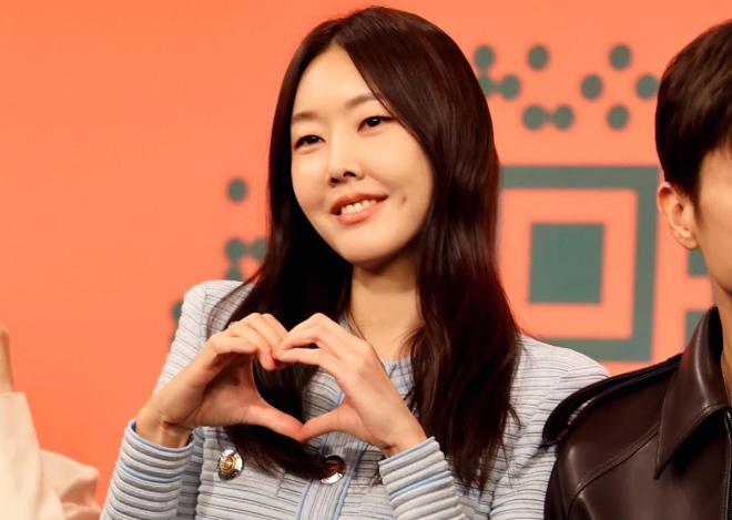 thumbnail - 한혜진, 89만 유튜브 채널 해킹 “새벽 코인 방송, 피해자 없길“